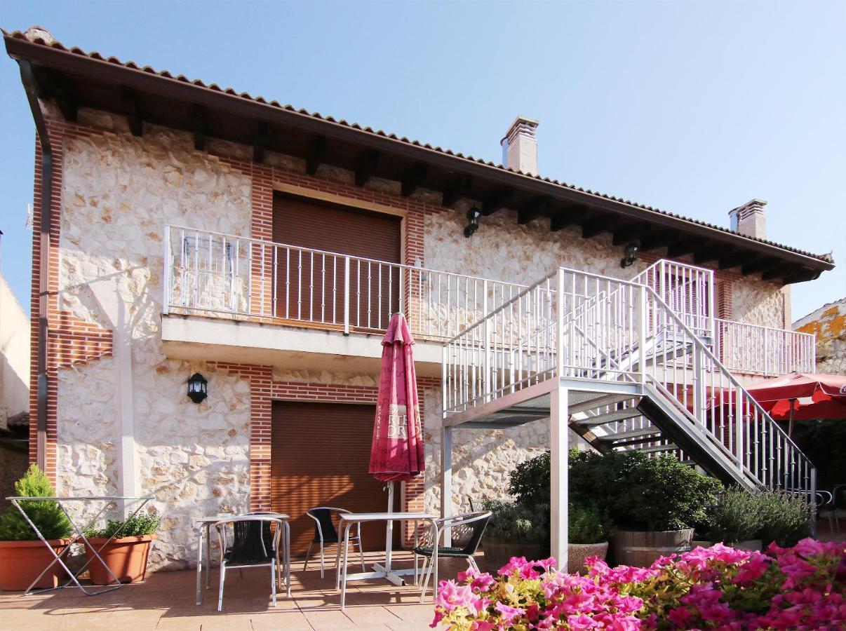 Apartamentos Turisticos Los Abuelos Montemayor de Pililla Zewnętrze zdjęcie