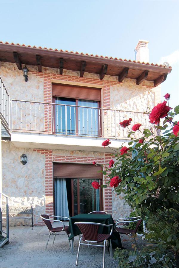 Apartamentos Turisticos Los Abuelos Montemayor de Pililla Zewnętrze zdjęcie