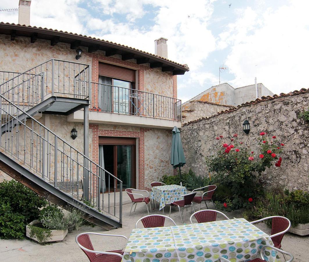 Apartamentos Turisticos Los Abuelos Montemayor de Pililla Zewnętrze zdjęcie