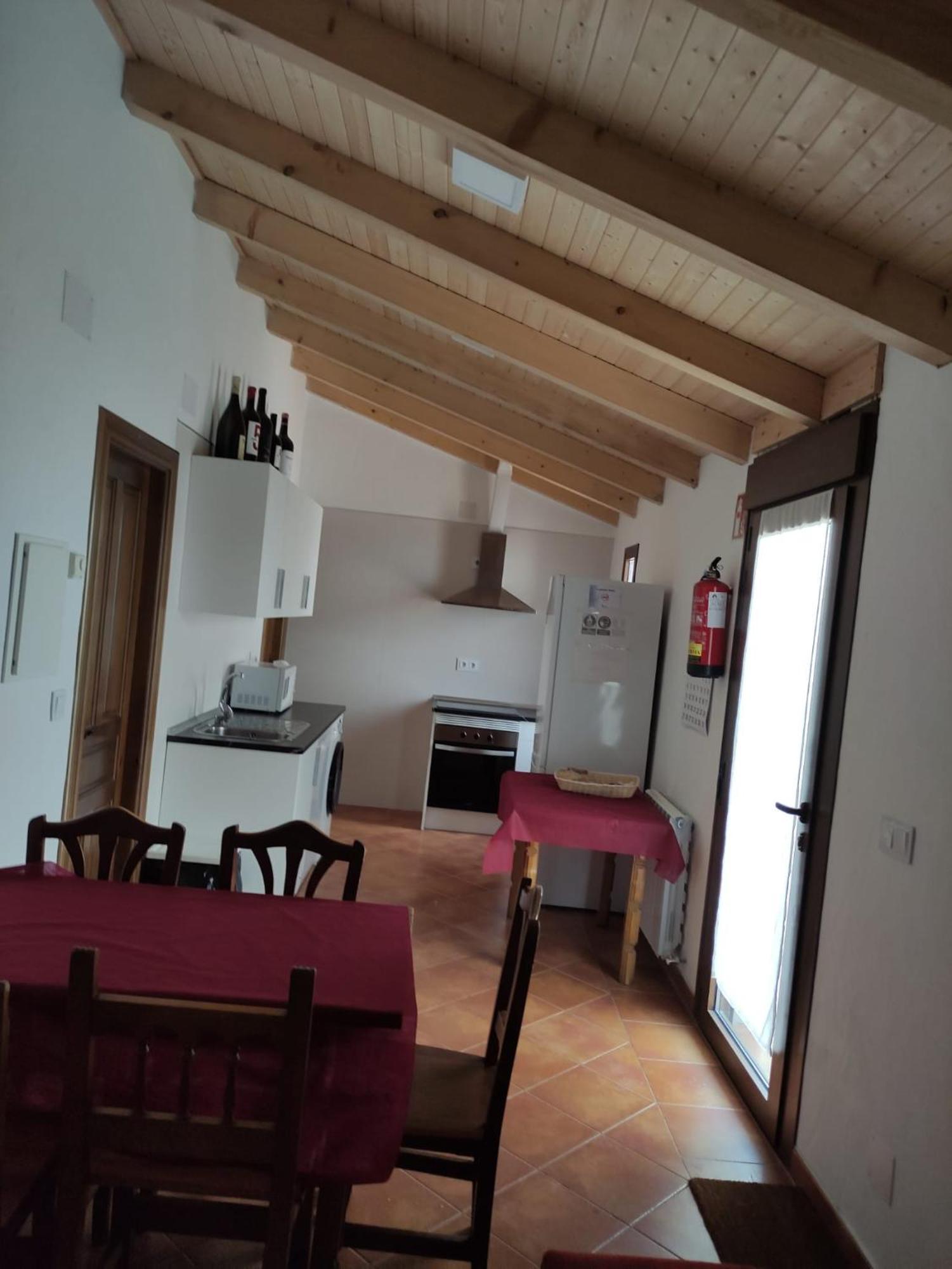 Apartamentos Turisticos Los Abuelos Montemayor de Pililla Zewnętrze zdjęcie