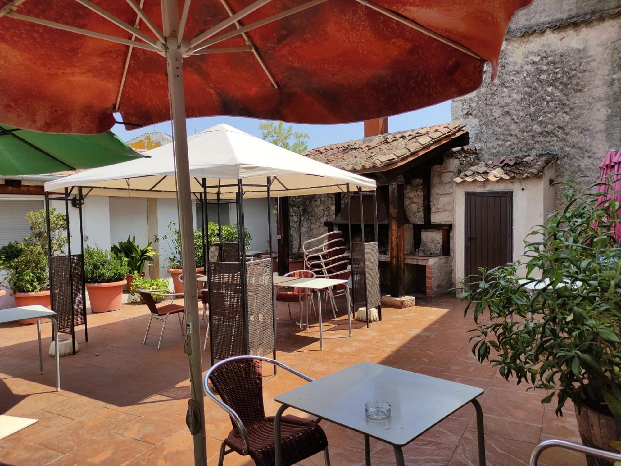 Apartamentos Turisticos Los Abuelos Montemayor de Pililla Zewnętrze zdjęcie