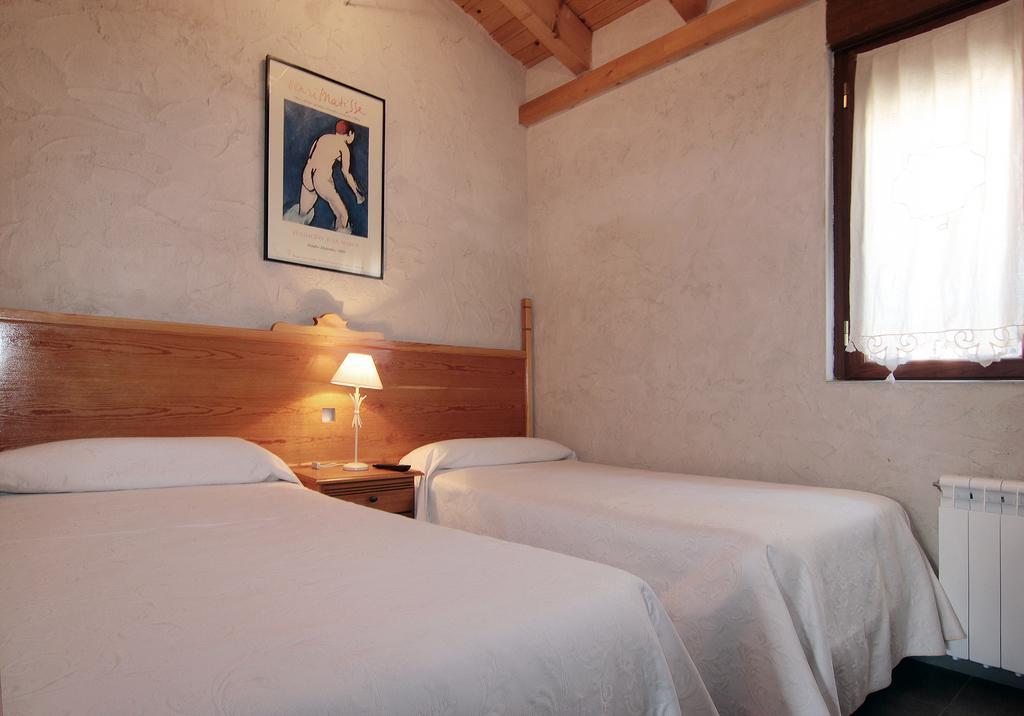 Apartamentos Turisticos Los Abuelos Montemayor de Pililla Zewnętrze zdjęcie
