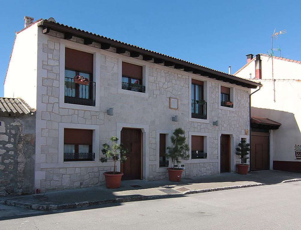 Apartamentos Turisticos Los Abuelos Montemayor de Pililla Zewnętrze zdjęcie