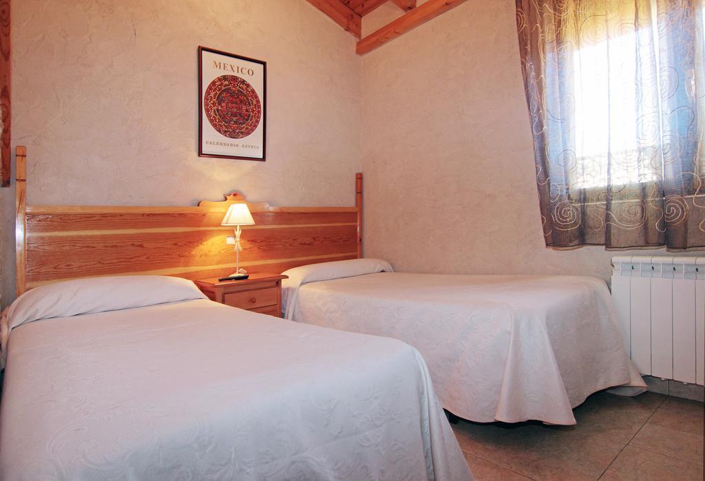 Apartamentos Turisticos Los Abuelos Montemayor de Pililla Zewnętrze zdjęcie