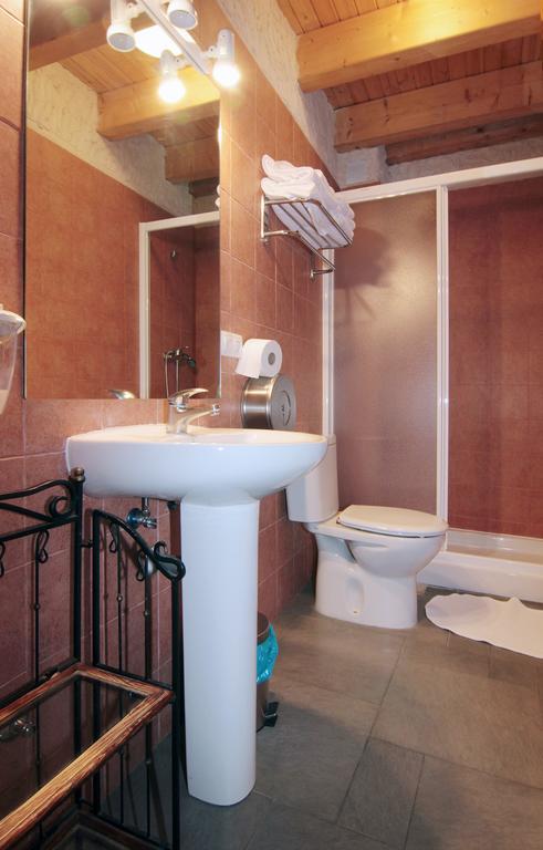 Apartamentos Turisticos Los Abuelos Montemayor de Pililla Zewnętrze zdjęcie
