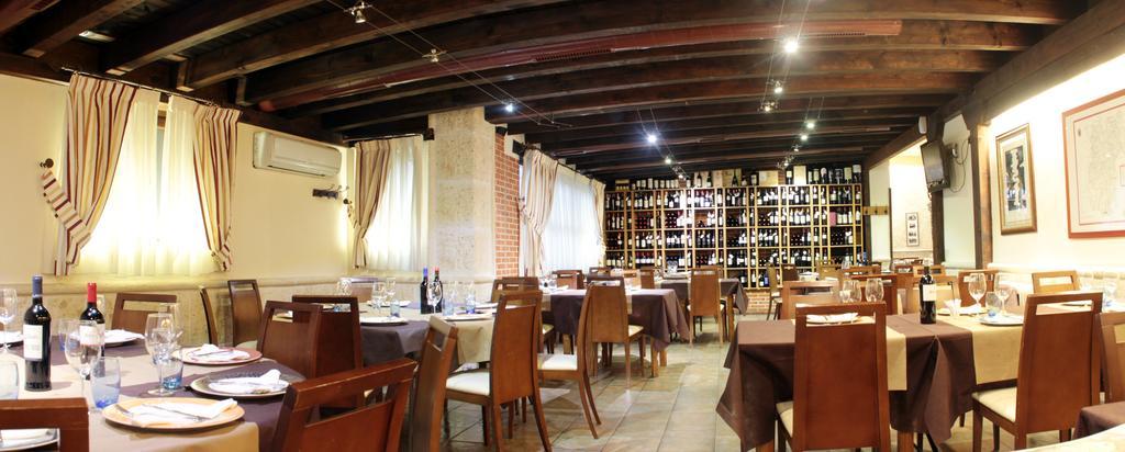 Apartamentos Turisticos Los Abuelos Montemayor de Pililla Zewnętrze zdjęcie